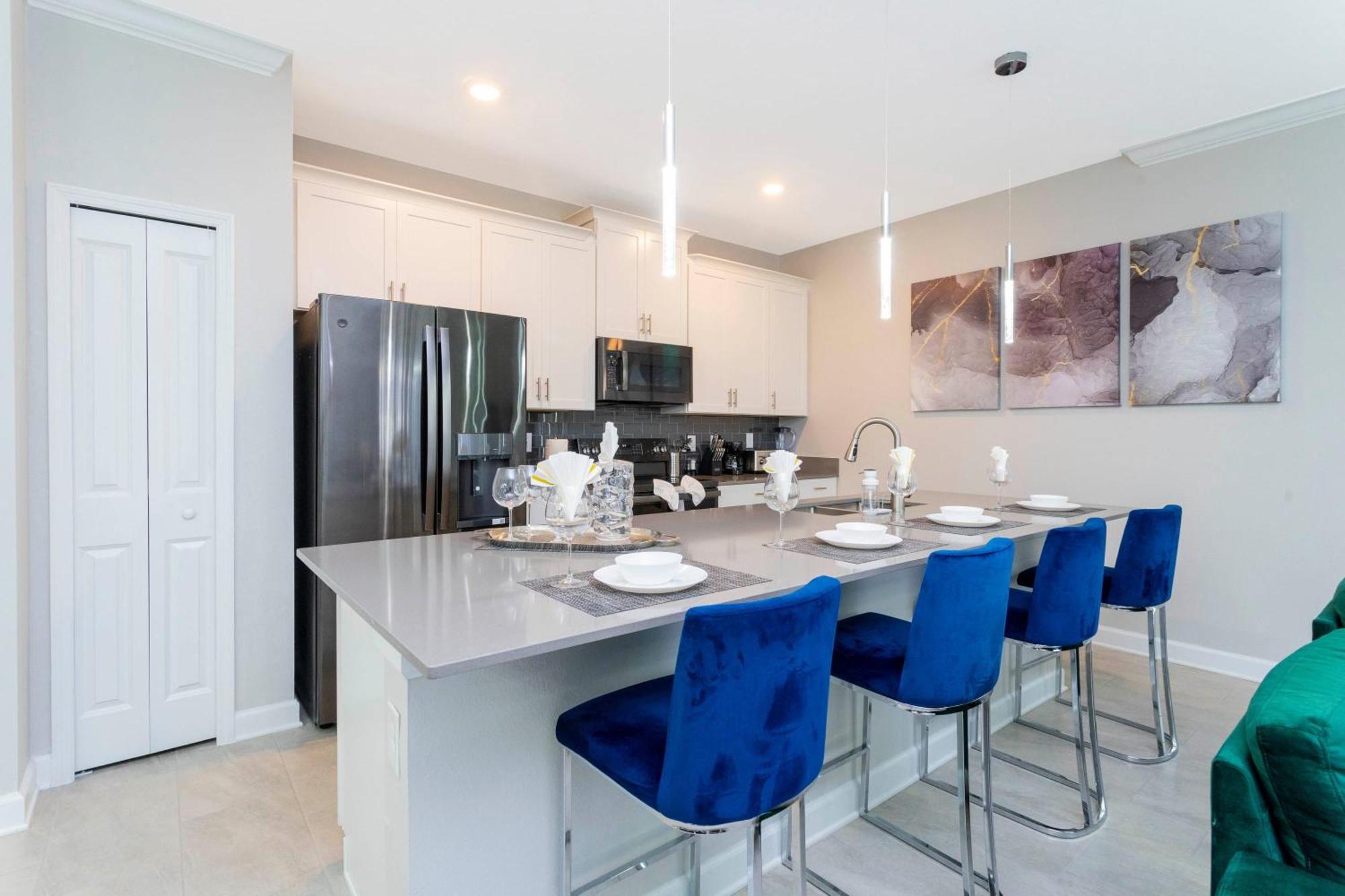 Gorgeous 4 Bd Close To W/ Pool @ Storey 4245 Holiday home